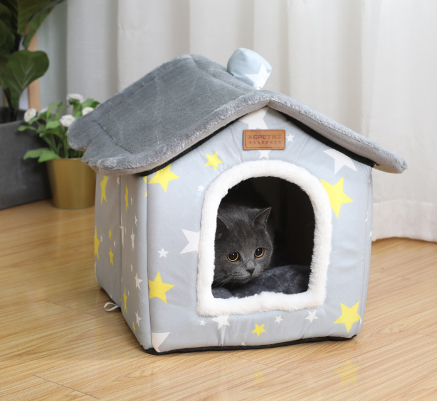 Warm Closed Kennel House for Pets